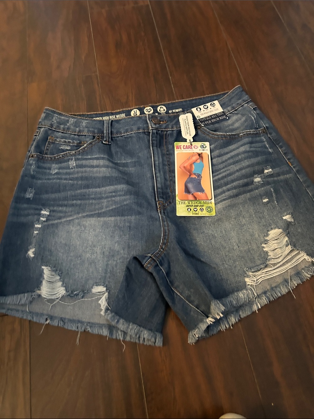 NWT Womens Rewash Super High Rise Jean Shorts